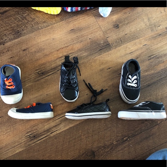 Lot of toddler boys boots and shoes - Picture 4 of 5